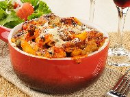 Рецепта Паста макарони ригатони с богат зеленчуков сос от патладжан, чушки, чесън и домати